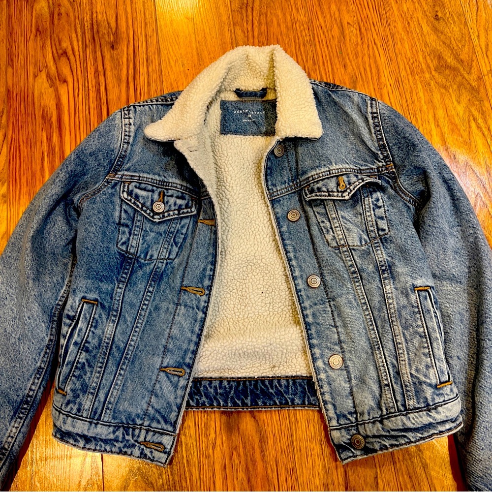 Aeropostale Jean Jacket Womens XS Blue  Faux White Fur Distressed